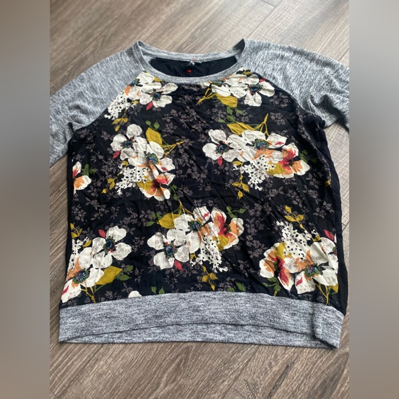 Kut from the Kloth sweater with floral print design size medium - Picture 5 of 12